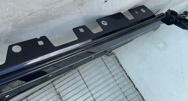 Load image into Gallery viewer, JEEP GLADIATOR FRONT RIGHT SIDE FENDER PANEL ASSEMBLY BLACK (PX8) 20-25 # 114191
