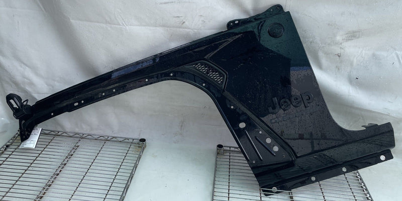 Load image into Gallery viewer, JEEP GLADIATOR FRONT LEFT SIDE FENDER PANEL ASSEMBLY BLACK (PX8) 20-25 # 114192
