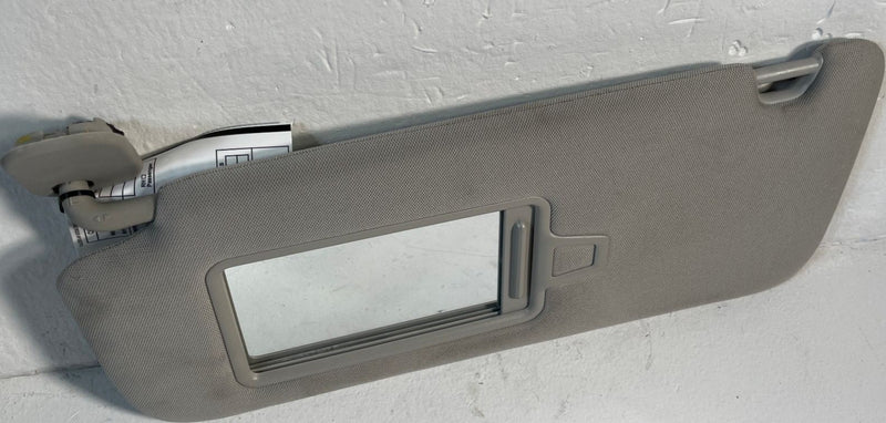 Load image into Gallery viewer, 2020-2025 KIA TELLURIDE FRONT LEFT DRIVER SIDE SUN VISOR SUNVISOR # 107128
