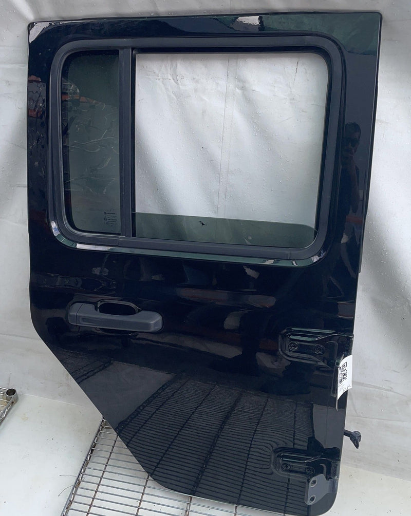 Load image into Gallery viewer, JEEP GLADIATOR REAR RIGHT SIDE DOOR SHELL ASSEMBLY BLACK (PX8) 2020-2025 #114186
