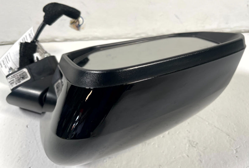 Load image into Gallery viewer, 2024-2026 HYUNDAI SANTA FE FRONT LEFT DRIVER SIDE VIEW DOOR MIRROR BLACK #111268
