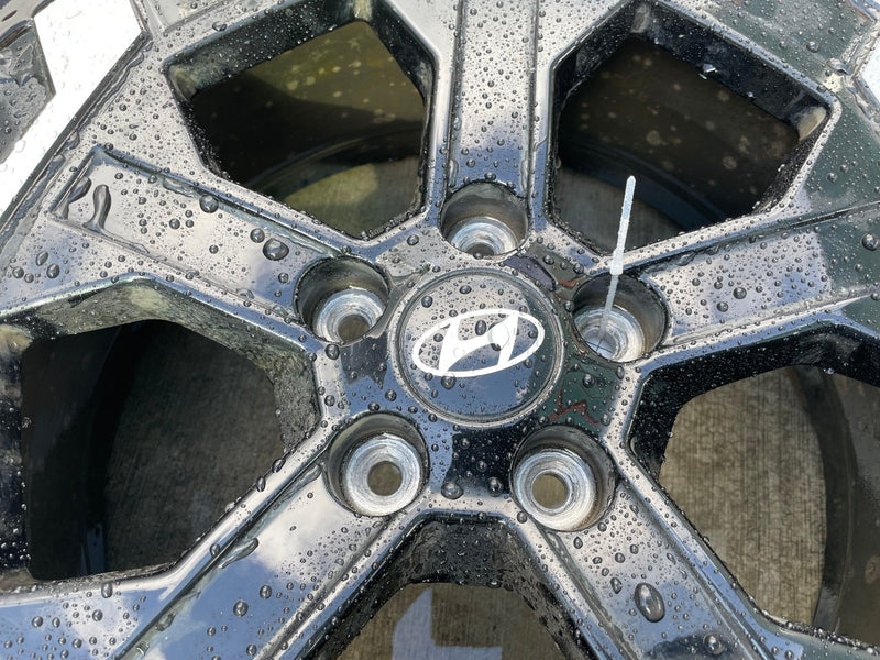 Load image into Gallery viewer, HYUNDAI SANTA FE 18" 18x7.5 BLACK ALLOY WHEEL RIM W/ TIRE (ONLY#1) 24-26 #109323
