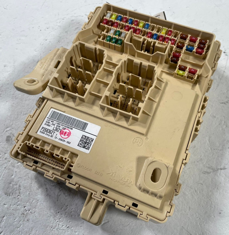 Load image into Gallery viewer, 2021-2023 KIA K5 GT-LINE UNDER DASH FUSE RELAY CABIN JUNCTION BOX 1.6L # 111727
