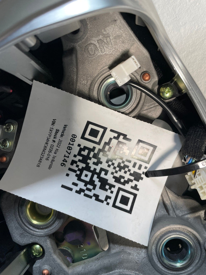 Load image into Gallery viewer, 2020-25 KIA TELLURIDE STEERING WHEEL BLACK LEATHER W/ CONTROL SWITCHES #107146
