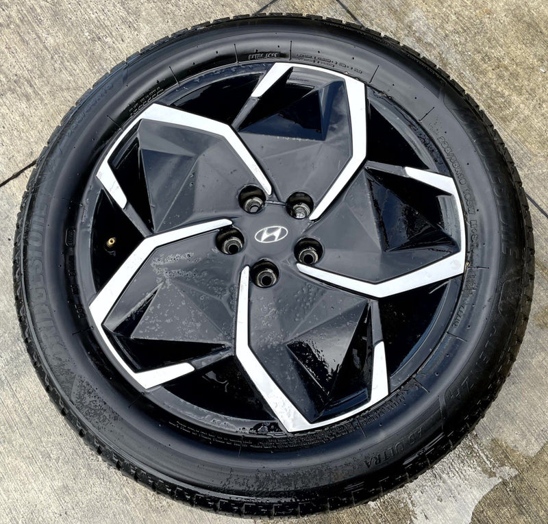 Load image into Gallery viewer, HYUNDAI IONIQ 5 19x7.5 GLOSS BLACK ALLOY WHEEL RIM W/TIRE (ONLY#1) 22-24 #114108
