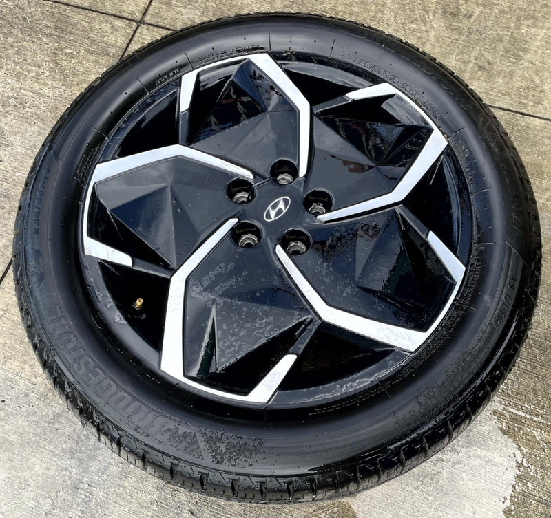 Load image into Gallery viewer, HYUNDAI IONIQ 5 19x7.5 GLOSS BLACK ALLOY WHEEL RIM W/TIRE (ONLY#1) 22-24 #114108
