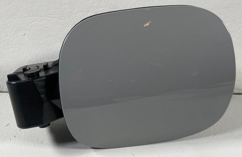 Load image into Gallery viewer, 2021 - 2024 KIA K5 FUEL TANK FILLER DOOR LID FLAP COVER W/ HOUSING # 111739
