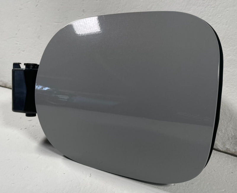 Load image into Gallery viewer, 2021 - 2024 KIA K5 FUEL TANK FILLER DOOR LID FLAP COVER W/ HOUSING # 111739
