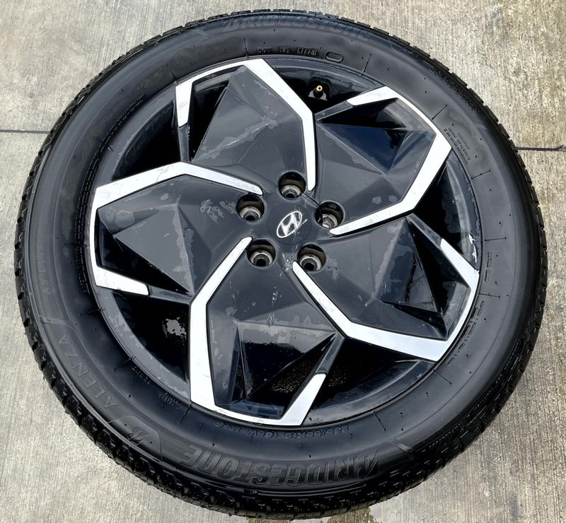 Load image into Gallery viewer, HYUNDAI IONIQ 5 19x7.5 GLOSS BLACK ALLOY WHEEL RIM W/TIRE (ONLY#1) 22-24 #114109
