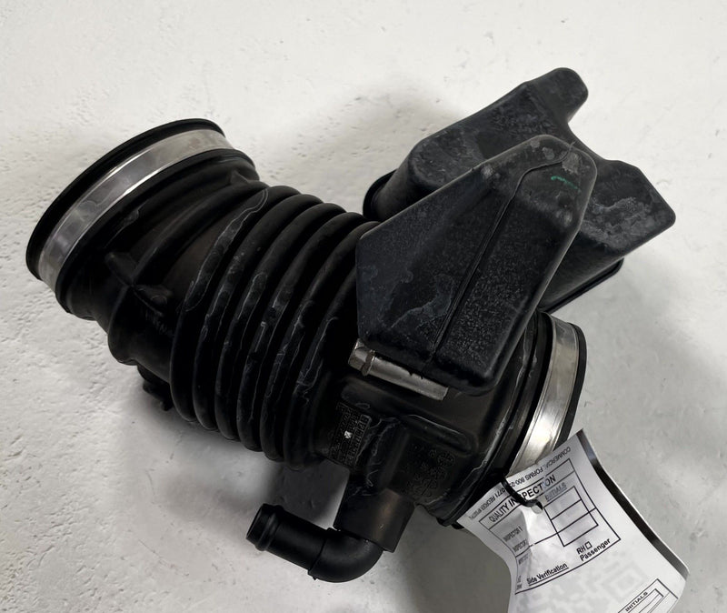 Load image into Gallery viewer, 2020-2025 KIA TELLURIDE ENGINE AIR CLEANER INTAKE HOSE TUBE PIPE 3.8L # 112723
