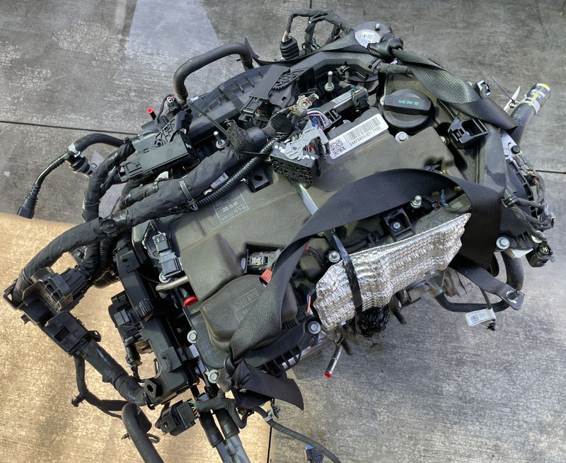 Load image into Gallery viewer, HYUNDAI SANTA FE FWD AUTO ENGINE MOTOR ASSEMBLY 2.5L 28K MILES 24-25 # 109321
