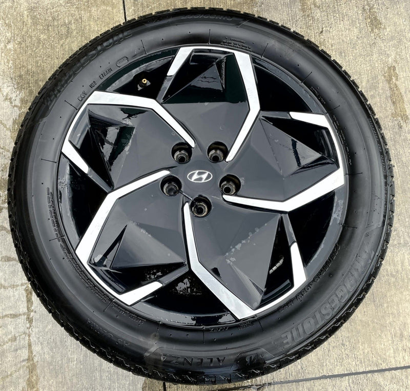 Load image into Gallery viewer, HYUNDAI IONIQ 5 19x7.5 GLOSS BLACK ALLOY WHEEL RIM W/TIRE (ONLY#1) 22-24 #114112
