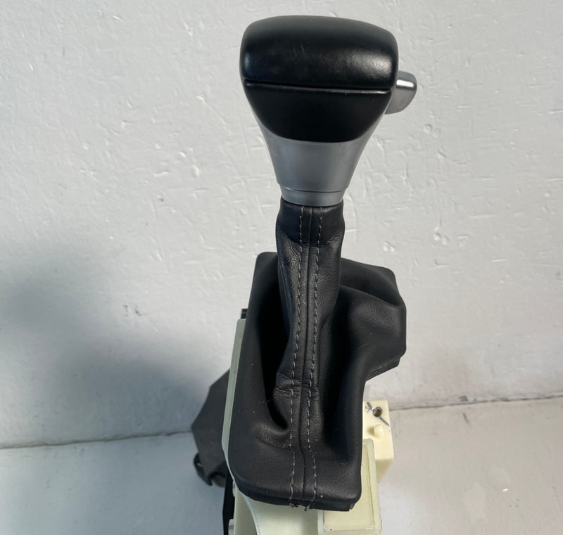 Load image into Gallery viewer, 2020-2025 KIA TELLURIDE GEAR SELECTOR FLOOR SHIFTER W/ SHIFT KNOB #107145
