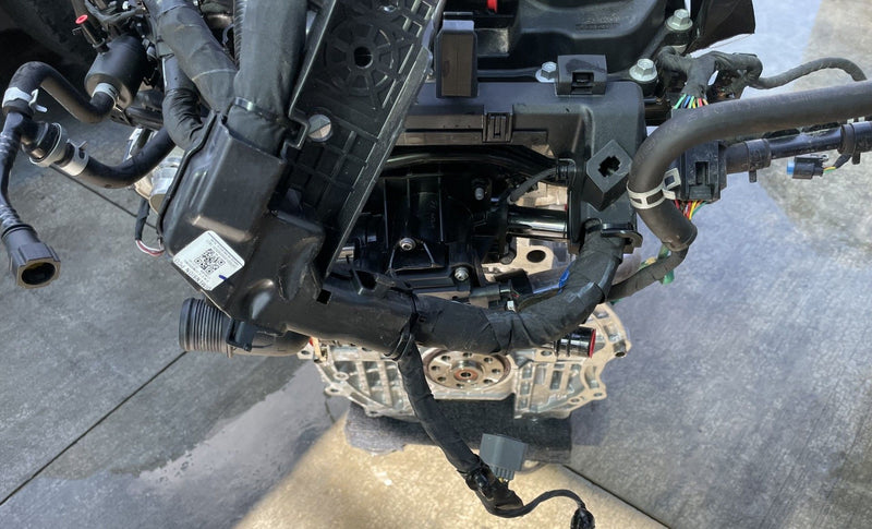 Load image into Gallery viewer, HYUNDAI SANTA FE FWD AUTO ENGINE MOTOR ASSEMBLY 2.5L 28K MILES 24-25 # 109321
