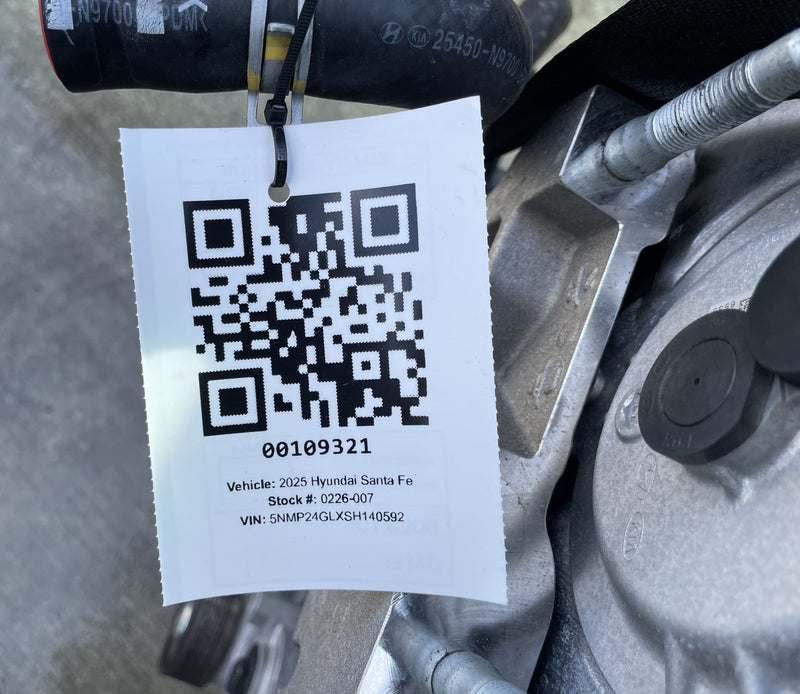 Load image into Gallery viewer, HYUNDAI SANTA FE FWD AUTO ENGINE MOTOR ASSEMBLY 2.5L 28K MILES 24-25 # 109321
