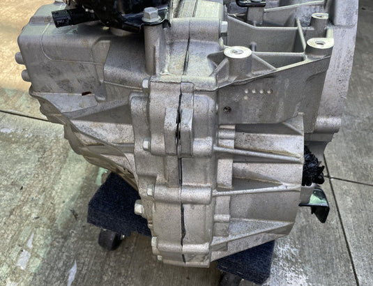 HYUNDAI SANTA FE FWD AUTO TRANSMISSION ASSEMBLY 2.5L 28K MILES 2024-2025