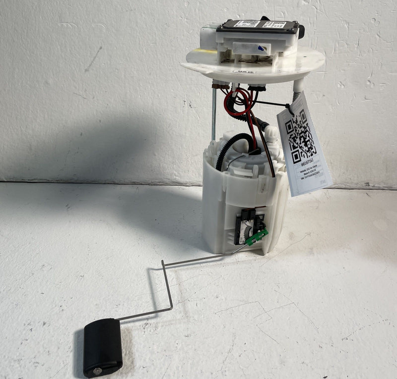 Load image into Gallery viewer, 2020 - 2025 KIA TELLURIDE FUEL GAS TANK PUMP UNIT &amp; CONTROL MODULE 3.8L # 107162
