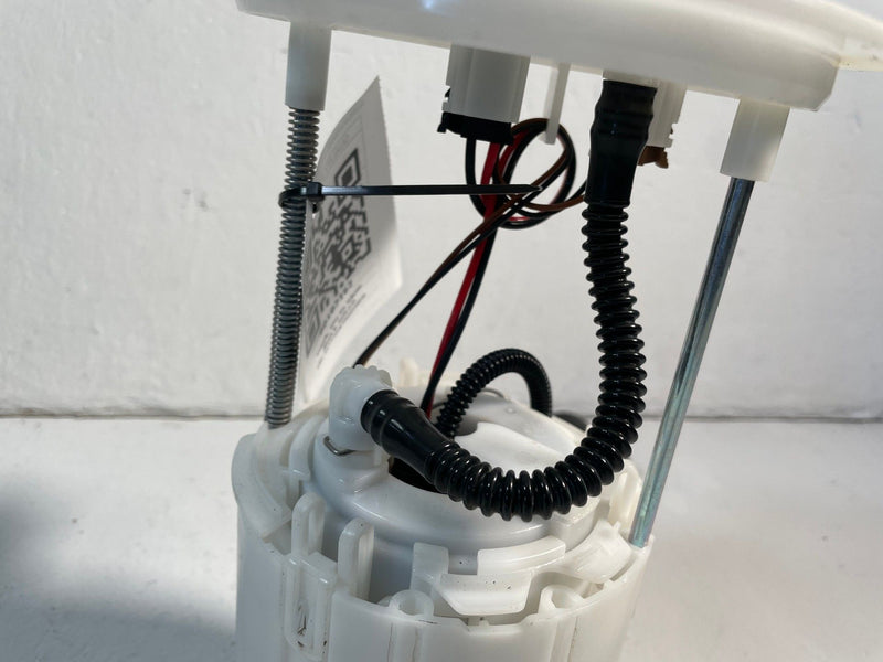 Load image into Gallery viewer, 2020 - 2025 KIA TELLURIDE FUEL GAS TANK PUMP UNIT &amp; CONTROL MODULE 3.8L # 107162
