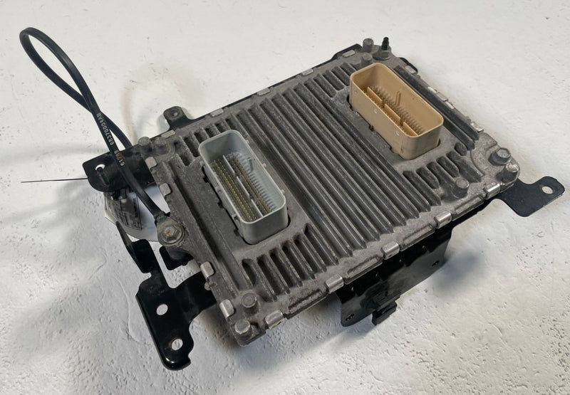Load image into Gallery viewer, 2020-2023 JEEP GLADIATOR ENGINE CONTROL MODULE UNIT ECM W/BRACKET 3.6L# 114138
