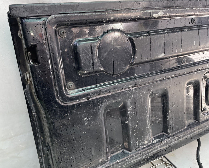 Load image into Gallery viewer, JEEP GLADIATOR TRUNK LID DECK TAIL GATE HATCH ASSEMBLY BLACK (PX8) 20-25 #114204
