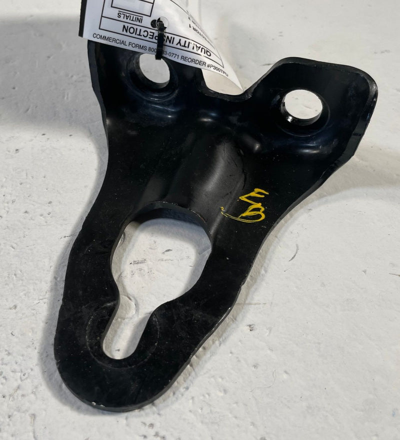 Load image into Gallery viewer, 20-26 JEEP GLADIATOR FRONT LH &amp; RH BUMPER TOW HOOK REINFORCEMENT BRACKET #114133
