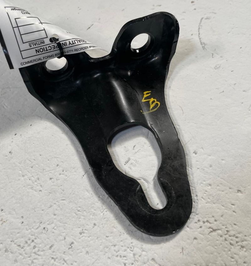Load image into Gallery viewer, 20-26 JEEP GLADIATOR FRONT LH &amp; RH BUMPER TOW HOOK REINFORCEMENT BRACKET #114133
