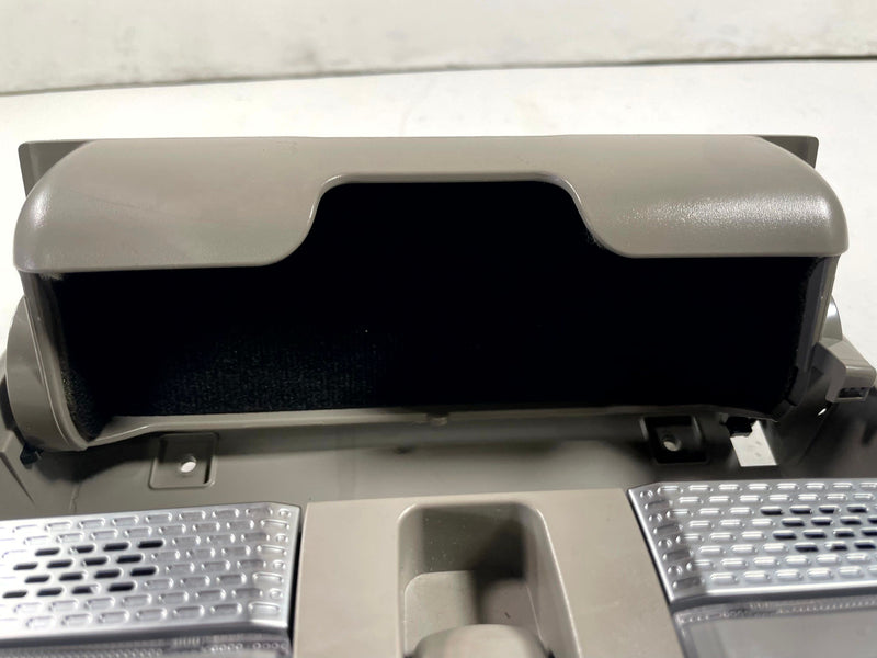 Load image into Gallery viewer, 20-22 KIA TELLURIDE FRONT ROOF OVERHEAD CONSOLE DOME LIGHT READING LAMP # 112747
