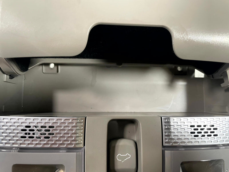 Load image into Gallery viewer, 20-22 KIA TELLURIDE FRONT ROOF OVERHEAD CONSOLE DOME LIGHT READING LAMP # 112747
