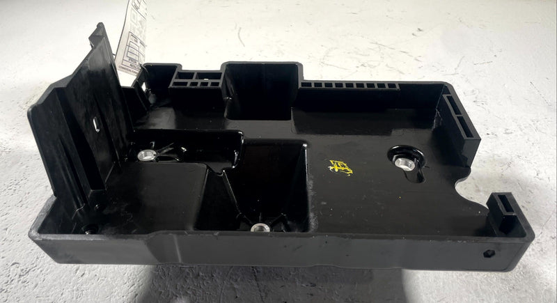 Load image into Gallery viewer, 25-26 CHEVROLET EQUINOX BATTERY TRAY HOLDER SUPPORT MOUNT BRACKET 1.5L #111336
