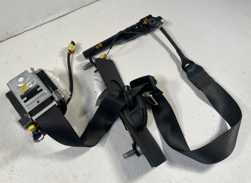 Load image into Gallery viewer, 2020-2021 JEEP GLADIATOR FRONT RIGHT SIDE SEAT BELT SEATBELT RETRACTOR # 114118
