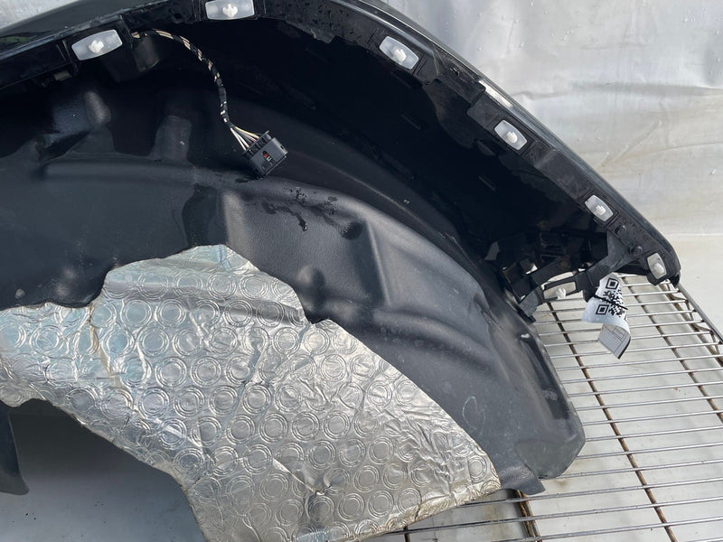 Load image into Gallery viewer, 20-23 JEEP GLADIATOR FRONT RH FENDER ARCH FLARE MOLDING W/ SHIELD SHIELD #114193
