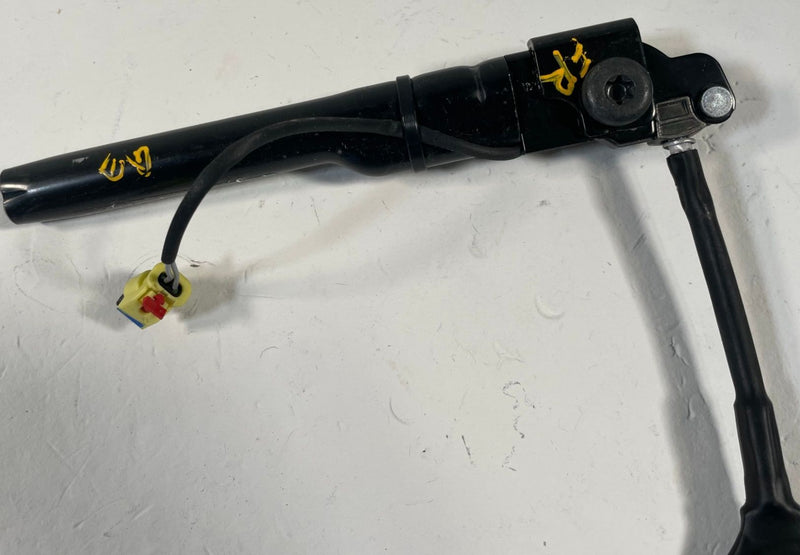 Load image into Gallery viewer, 2020-2021 JEEP GLADIATOR FRONT RIGHT SIDE SEAT BELT SEATBELT RETRACTOR # 114118
