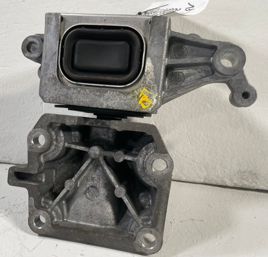 2021-2024 KIA K5 FRONT LEFT AUTO TRANSMISSION ENGINE MOUNT BRACKET 1.6L
