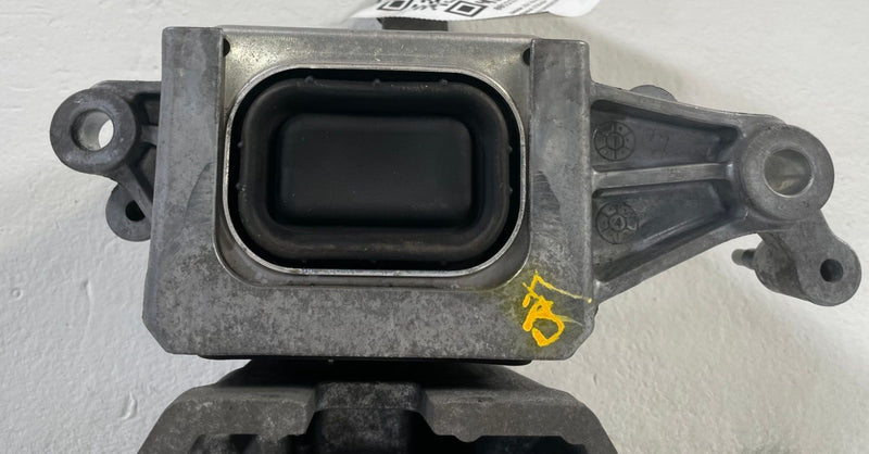Load image into Gallery viewer, 2021-2024 KIA K5 FRONT LEFT AUTO TRANSMISSION ENGINE MOUNT BRACKET 1.6L # 111766
