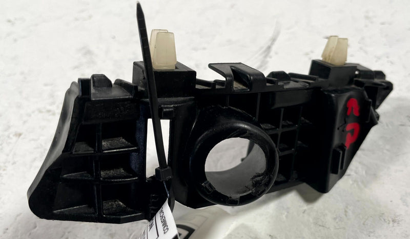 Load image into Gallery viewer, 2020 - 2025 KIA TELLURIDE FRONT RIGHT SIDE BUMPER MOUNT SUPPORT BRACKET # 112749

