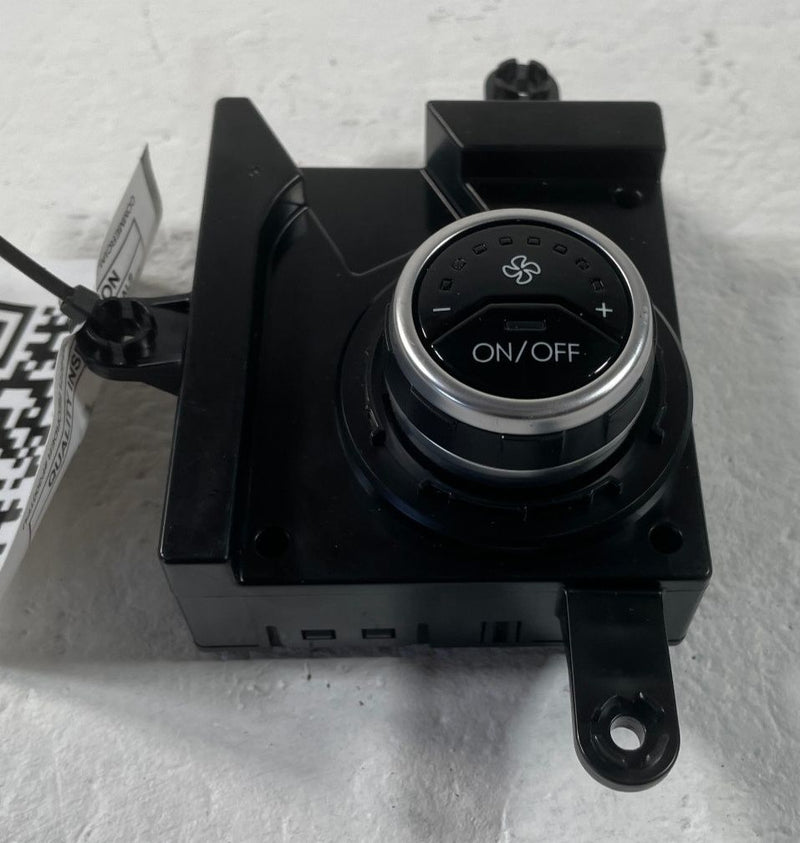 Load image into Gallery viewer, 2024-2026 HYUNDAI SANTA FE REAR RIGHT QUARTER TRIM PANEL CLIMATE SWITCH # 108645
