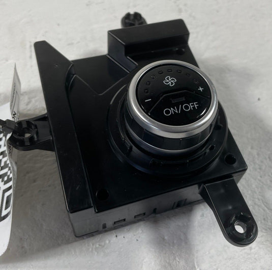 2024-2026 HYUNDAI SANTA FE REAR RIGHT QUARTER TRIM PANEL CLIMATE SWITCH