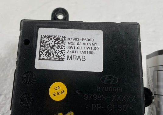 2024-2026 HYUNDAI SANTA FE REAR RIGHT QUARTER TRIM PANEL CLIMATE SWITCH
