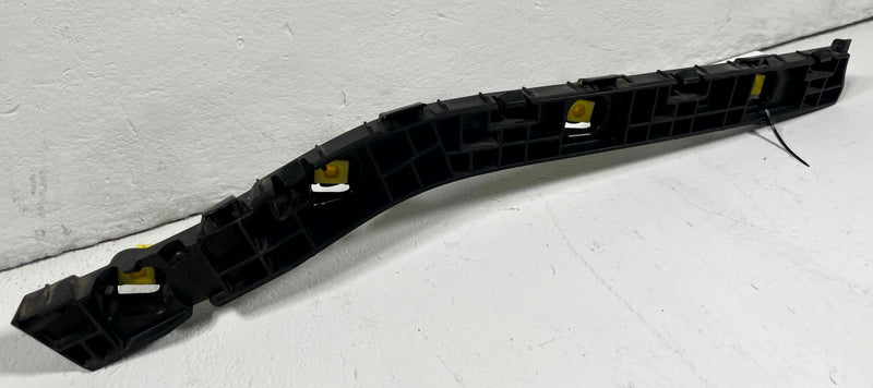Load image into Gallery viewer, 2020 - 2025 KIA TELLURIDE REAR LEFT SIDE BUMPER UPPER SUPPORT BRACKET # 112735
