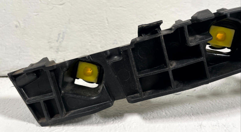 Load image into Gallery viewer, 2020 - 2025 KIA TELLURIDE REAR LEFT SIDE BUMPER UPPER SUPPORT BRACKET # 112735
