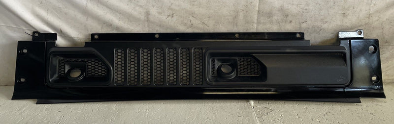Load image into Gallery viewer, 2020-2026 JEEP GLADIATOR FRONT WINDSHIELD VENT GRILLE COWL COVER PANEL # 114149
