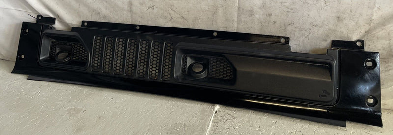 Load image into Gallery viewer, 2020-2026 JEEP GLADIATOR FRONT WINDSHIELD VENT GRILLE COWL COVER PANEL # 114149
