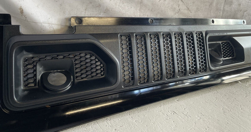 Load image into Gallery viewer, 2020-2026 JEEP GLADIATOR FRONT WINDSHIELD VENT GRILLE COWL COVER PANEL # 114149
