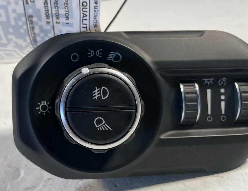Load image into Gallery viewer, 2020-2022 JEEP GLADIATOR DASH DASHBOARD HEADLIGHT HEADLAMP CONTROL SWITCH 114131

