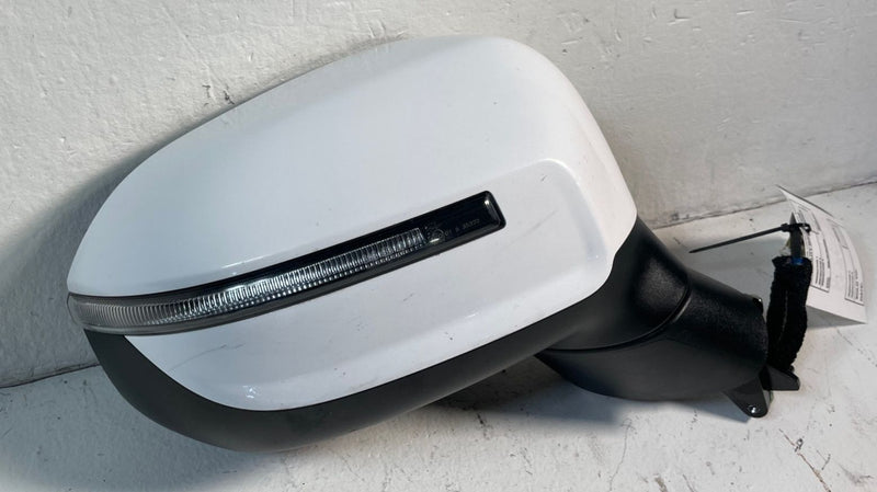 Load image into Gallery viewer, 2020-22 KIA TELLURIDE FRONT RIGHT VIEW DOOR MIRROR W/O CAMERA WHITE GWP # 107172
