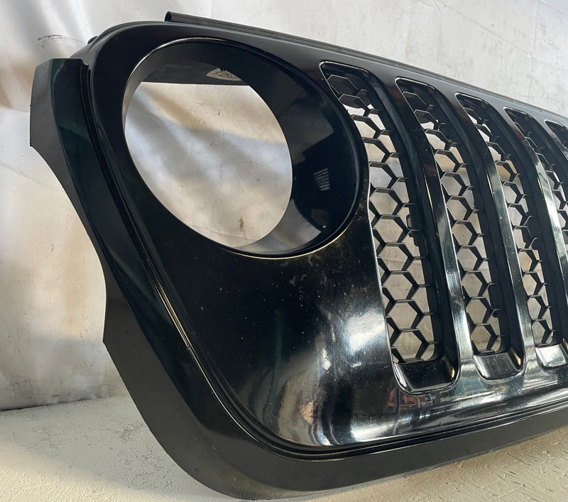 Load image into Gallery viewer, 2020-23 JEEP GLADIATOR FRONT BUMPER RADIATOR UPPER GRILLE GRILL MOLDING # 114208

