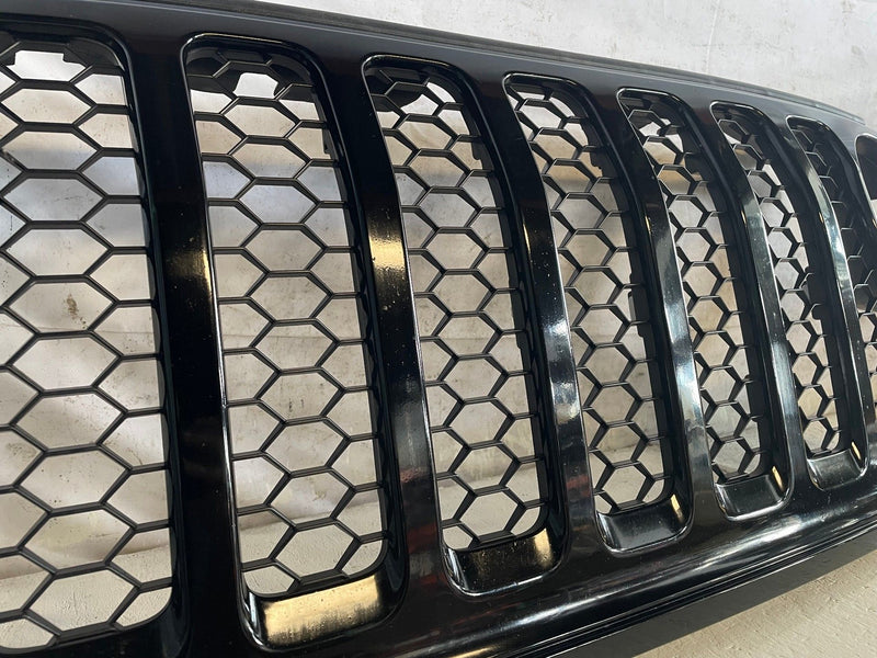 Load image into Gallery viewer, 2020-23 JEEP GLADIATOR FRONT BUMPER RADIATOR UPPER GRILLE GRILL MOLDING # 114208
