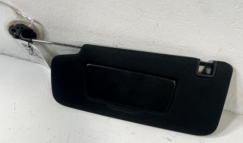 Load image into Gallery viewer, 25-26 CHEVROLET EQUINOX FRONT LEFT DRIVER SIDE SUN VISOR W/ MIRROR 1.5L # 111321

