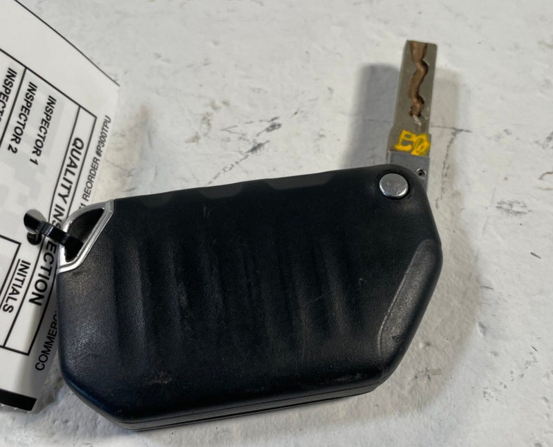 Load image into Gallery viewer, 2020 - 2026 JEEP GLADIATOR REMOTE FLIP SMART IGNITION SWITCH KEY # 114134
