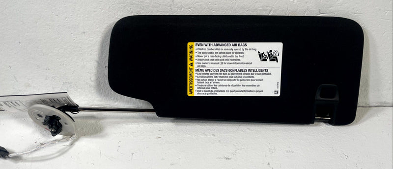 Load image into Gallery viewer, 25-26 CHEVROLET EQUINOX FRONT LEFT DRIVER SIDE SUN VISOR W/ MIRROR 1.5L # 111321

